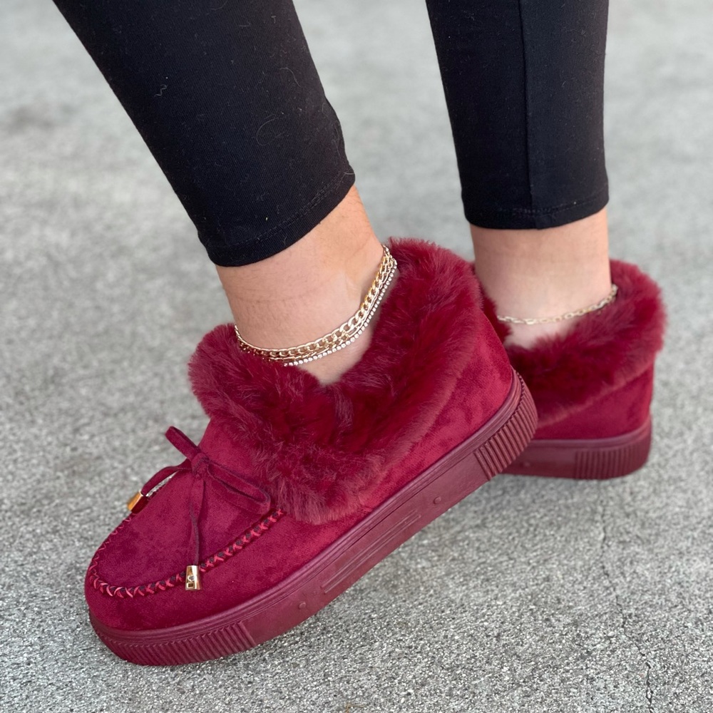 Cozette HOT SELLER 🔥 Burgundy Faux Fur Moccasins - Picture 2 of 5